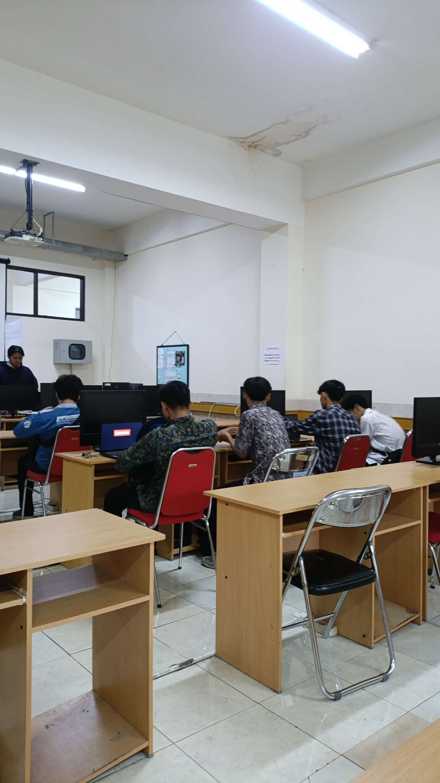 Dokumentasi Lab. Pemrograman Komputer ITN Malang foto 5